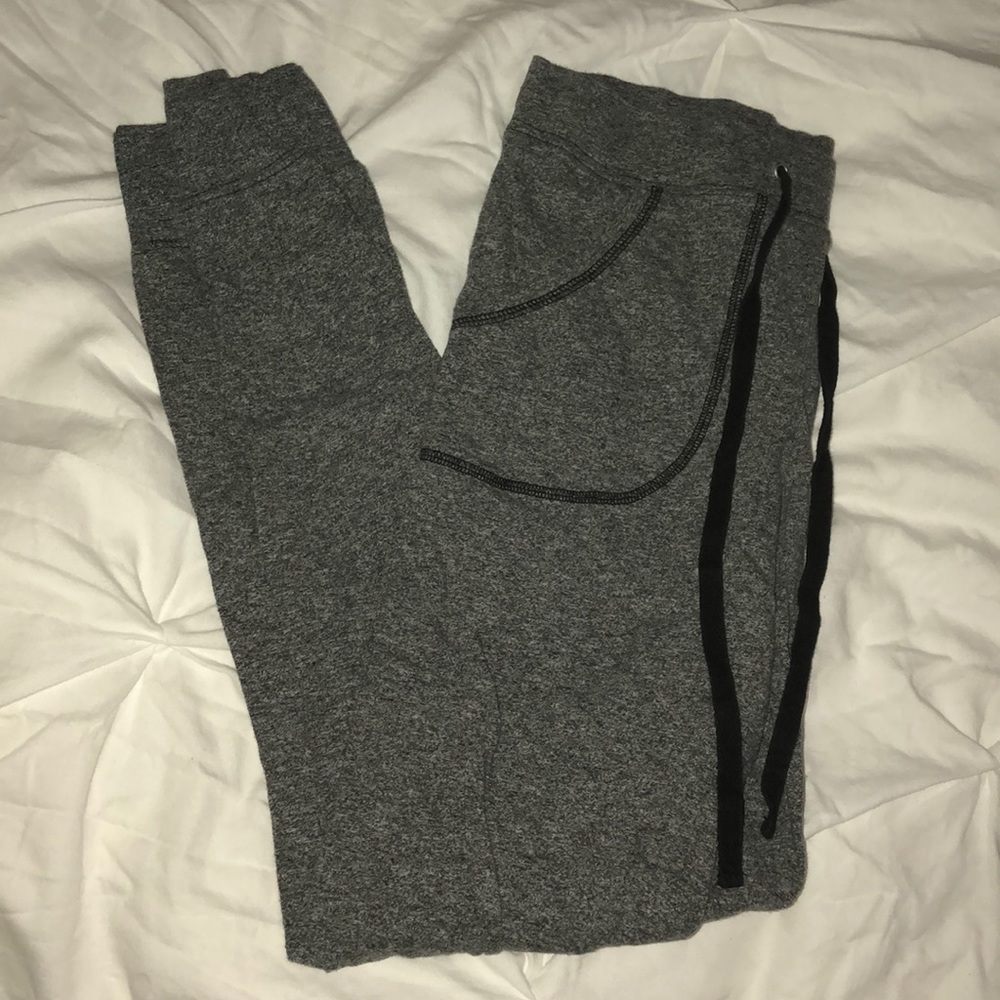 Lightweight drawstring joggers